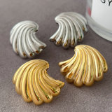 Metal fan earrings