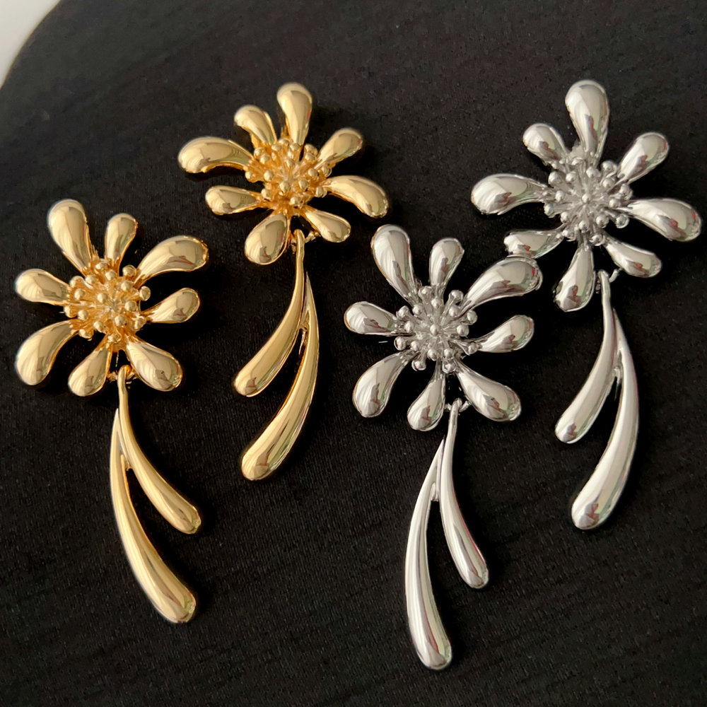 Flower earrings