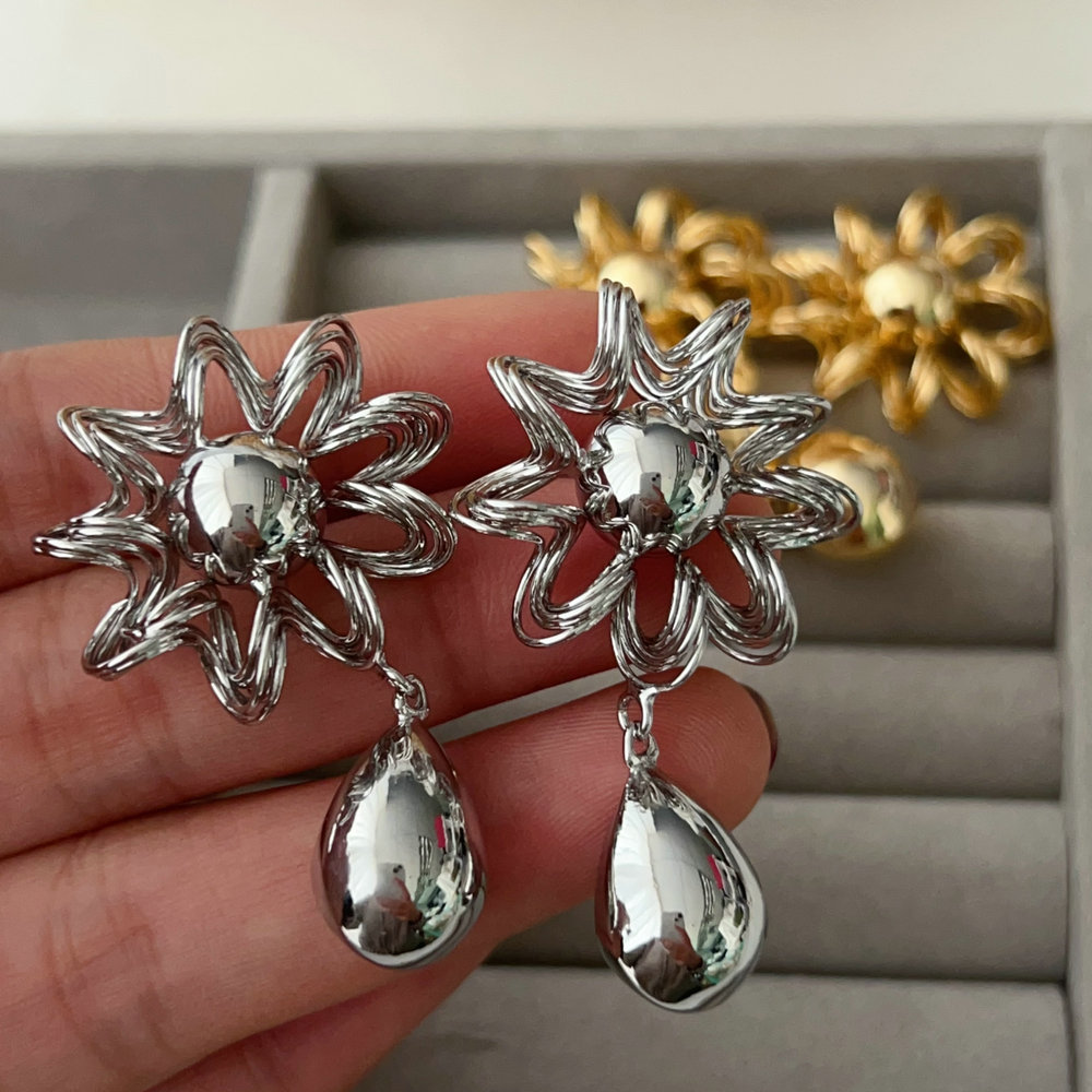 Metal ball earrings