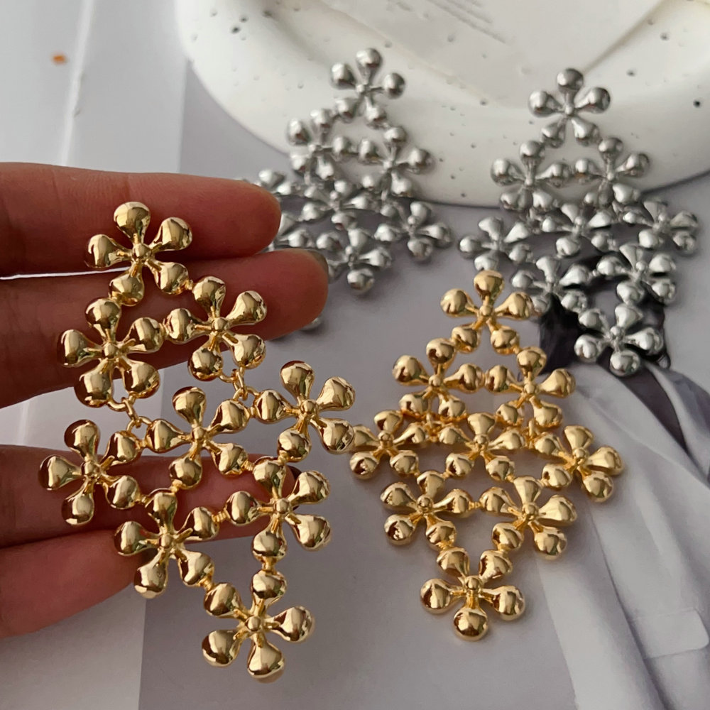 Chunky flower earrings