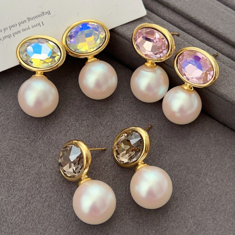 Glass pearl earrings