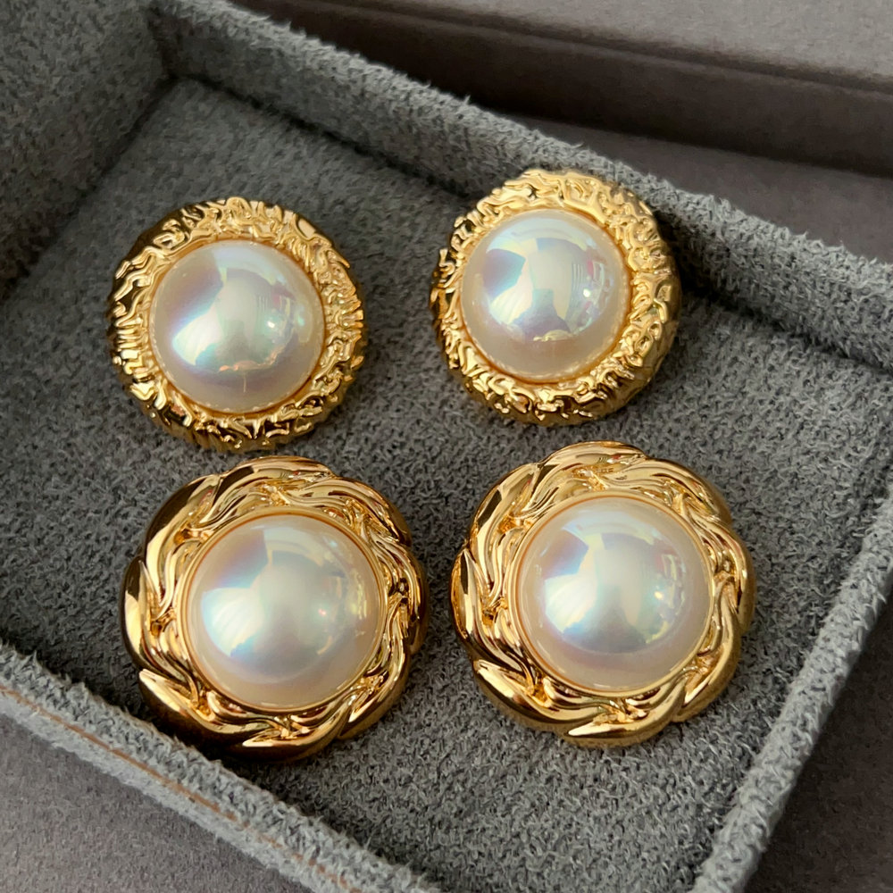 Simple round pearl earrings