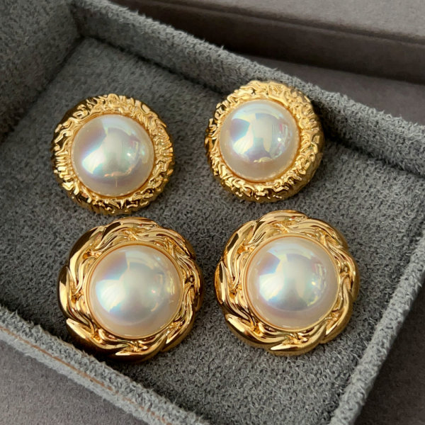 Simple round pearl earrings