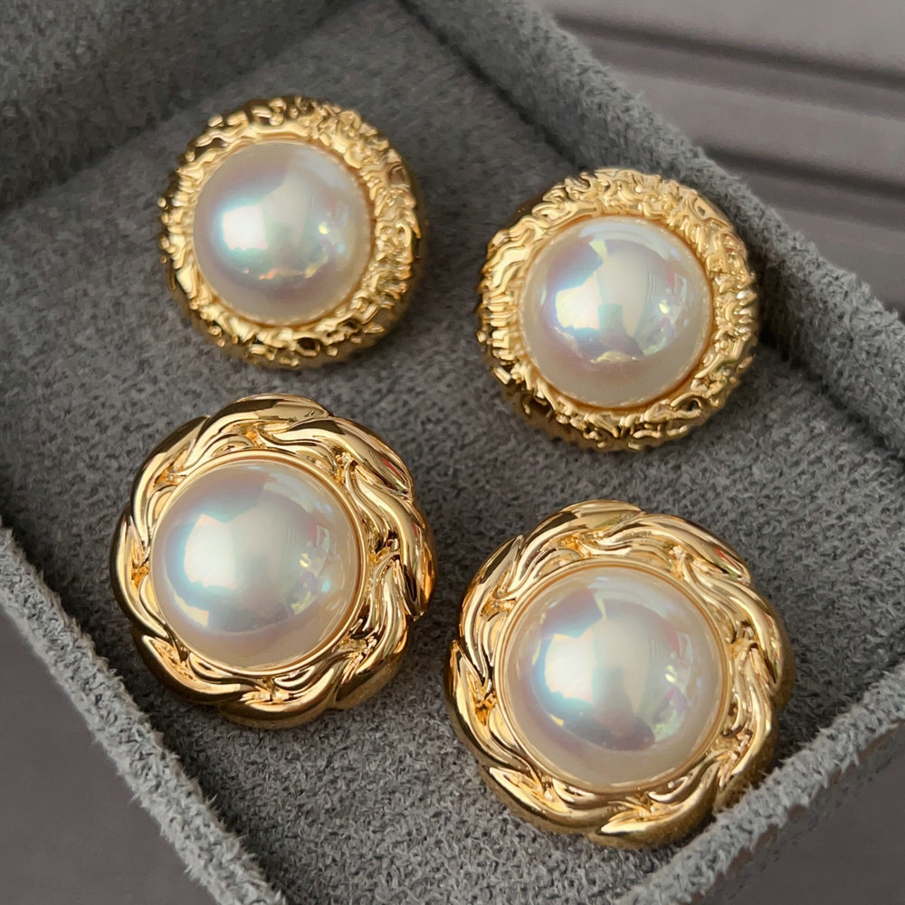 Simple round pearl earrings