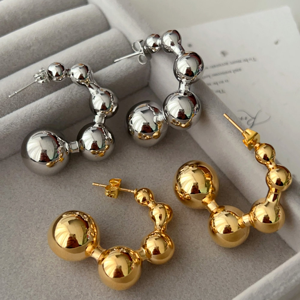 Ball earrings
