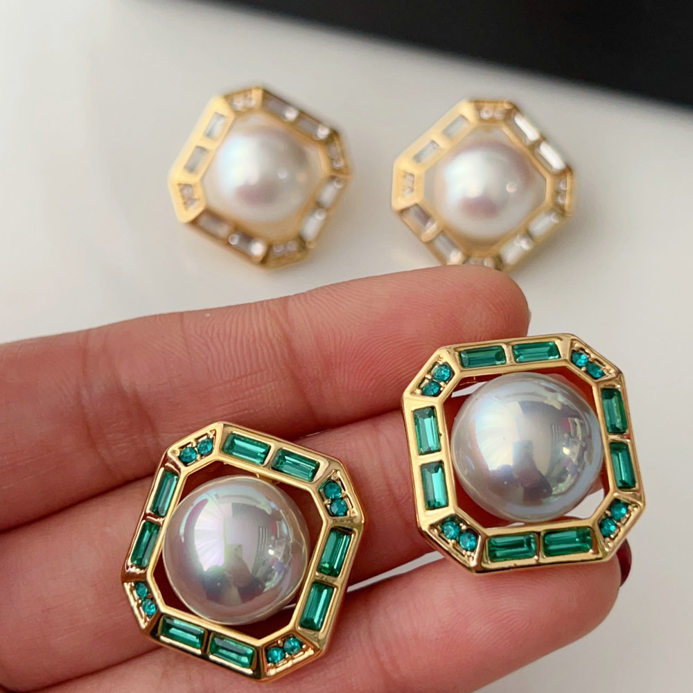 Sqaure pearl earrings