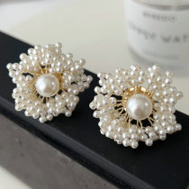 Glass pearl flower earrings
