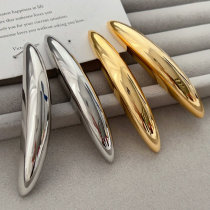 Chunky line metal earrings