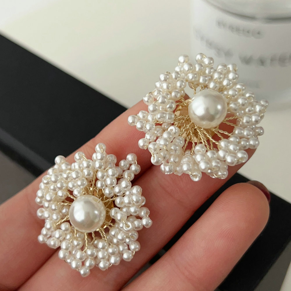Glass pearl flower earrings