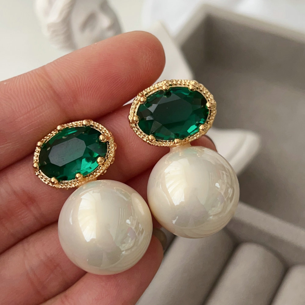 Green crystal pearl earrings