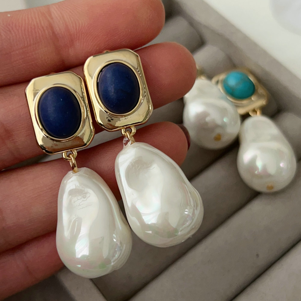 Glass pearl earrings
