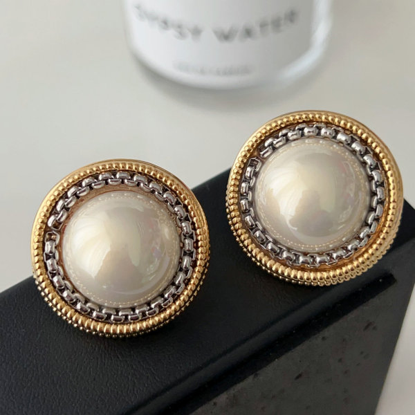 Simple round pearl earrings
