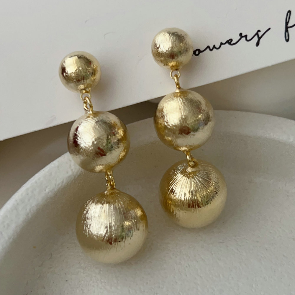 Ball earrings