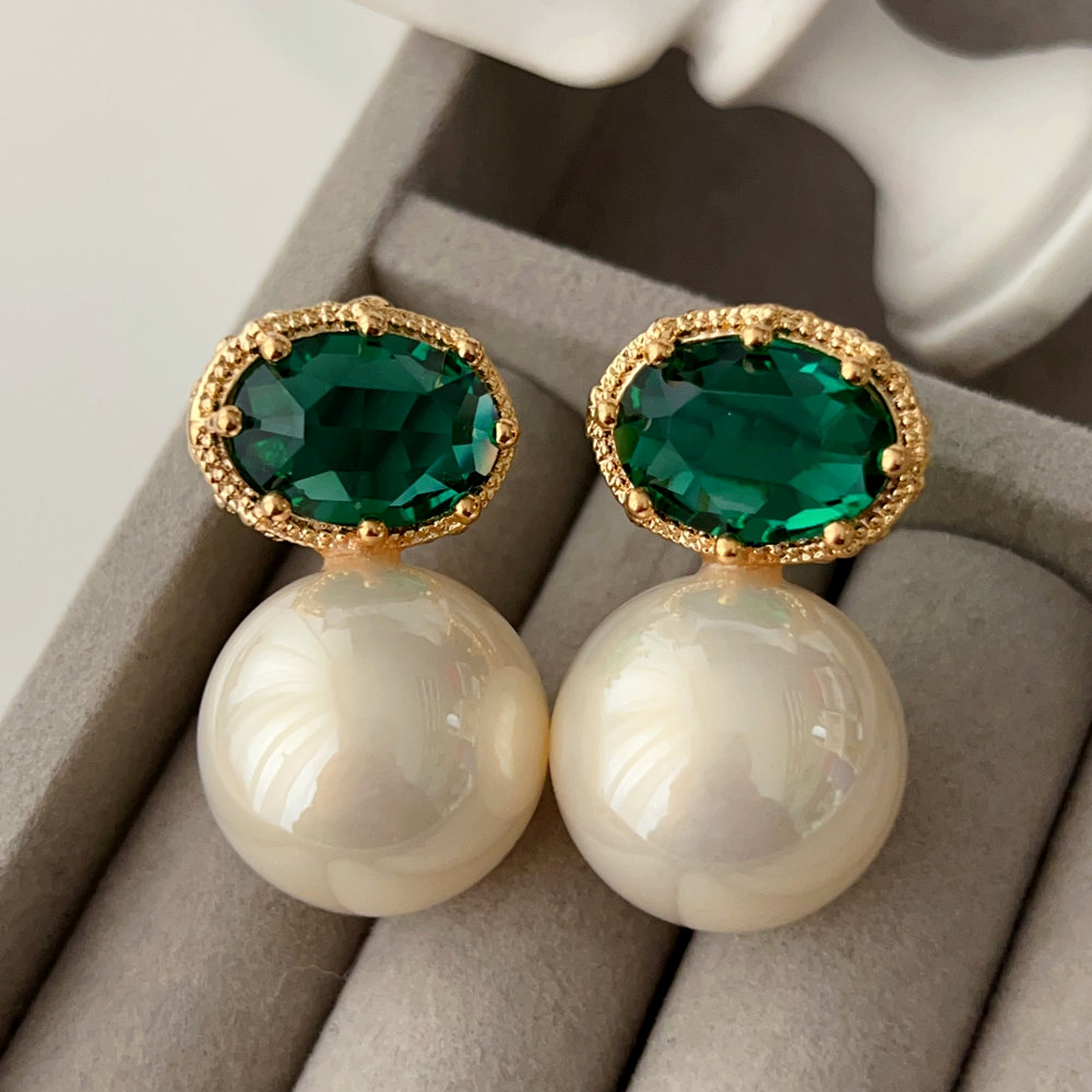 Green crystal pearl earrings