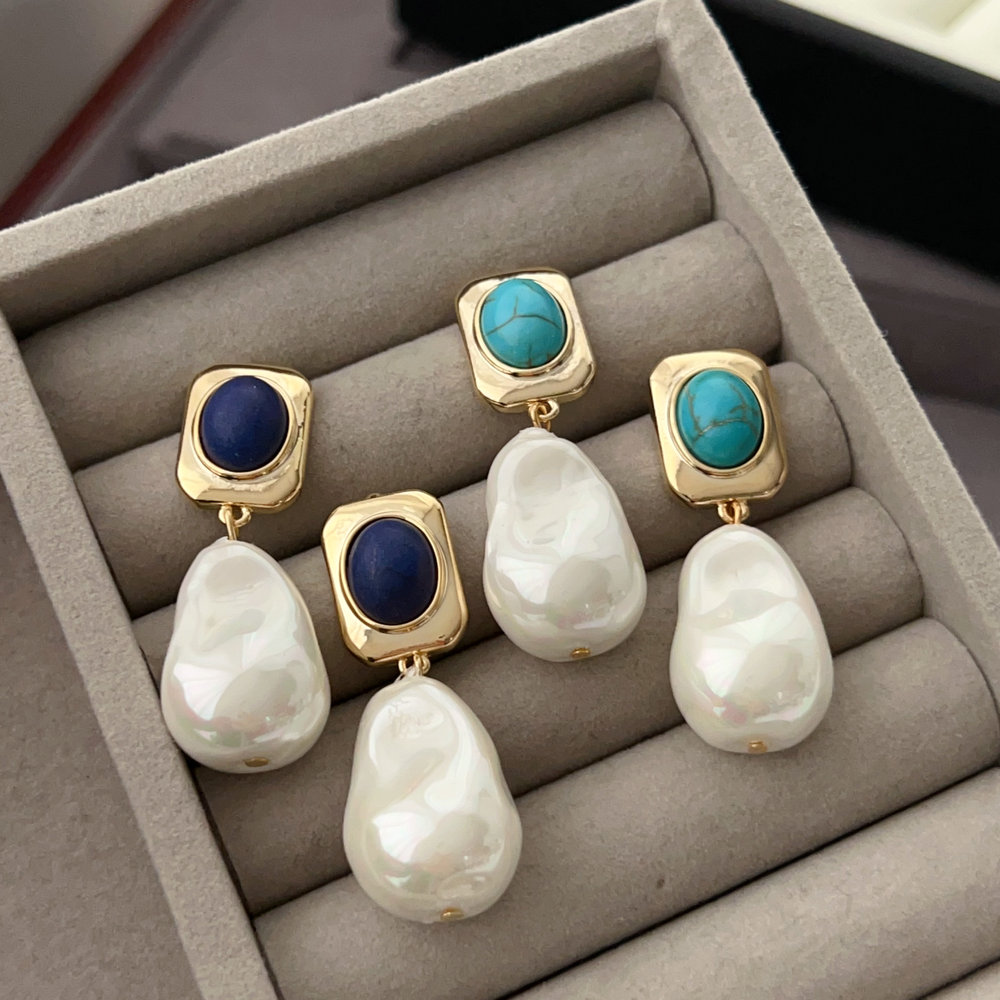 Glass pearl earrings