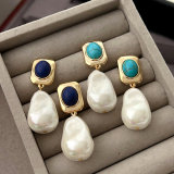 Glass pearl earrings
