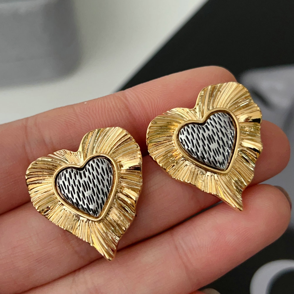 Heart earrings
