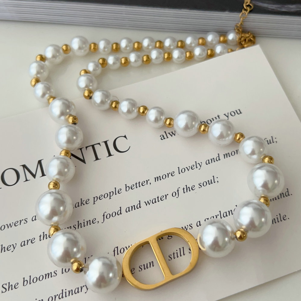 Glass pearl cd necklace