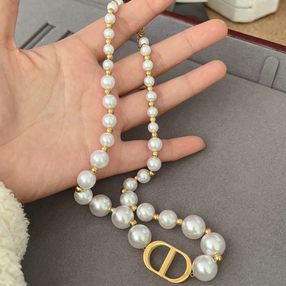 Glass pearl cd necklace