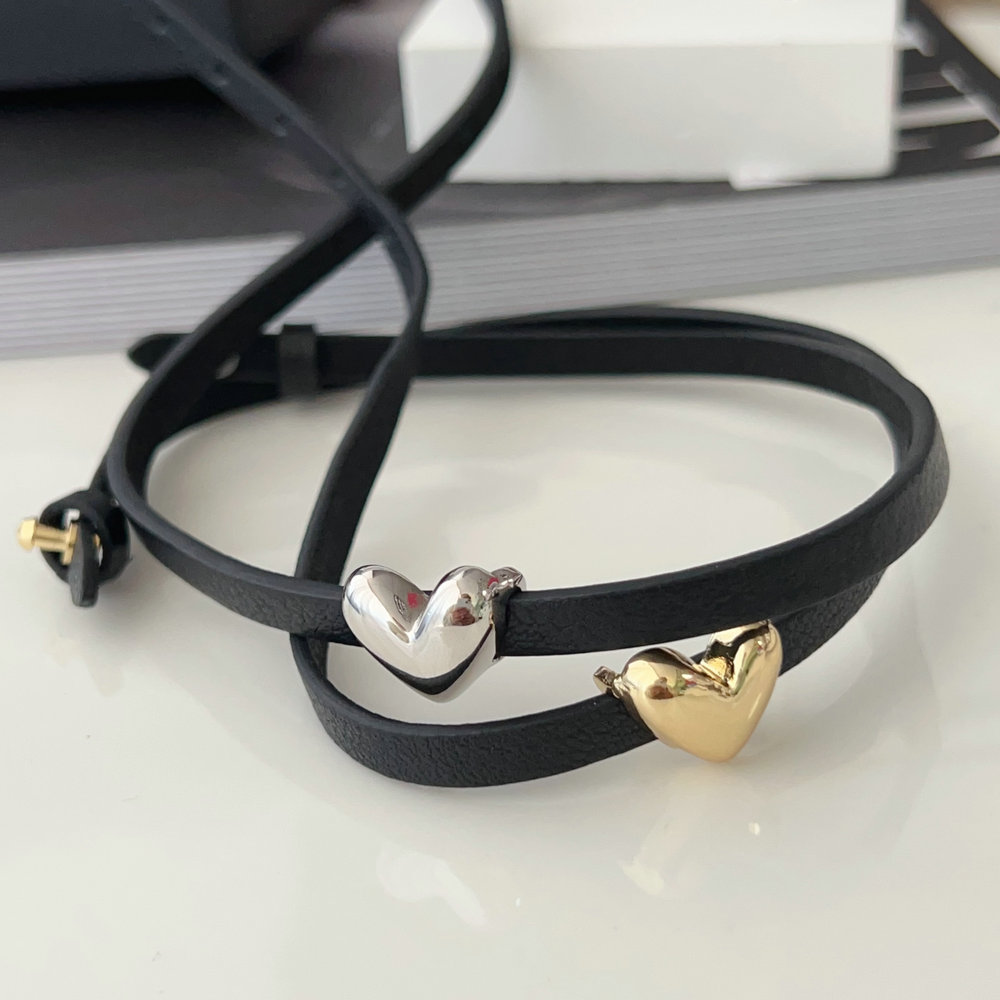 Leather chocker with heart charm