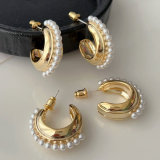 Moon pearl earrings