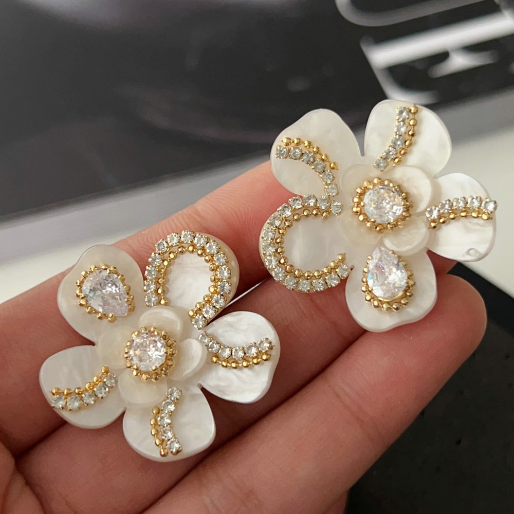 Flower earrings