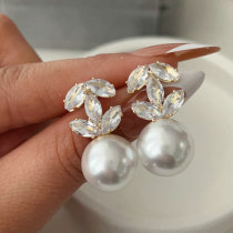 Pearl channel earrings
