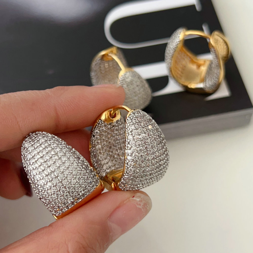 Pave zircon u hoop