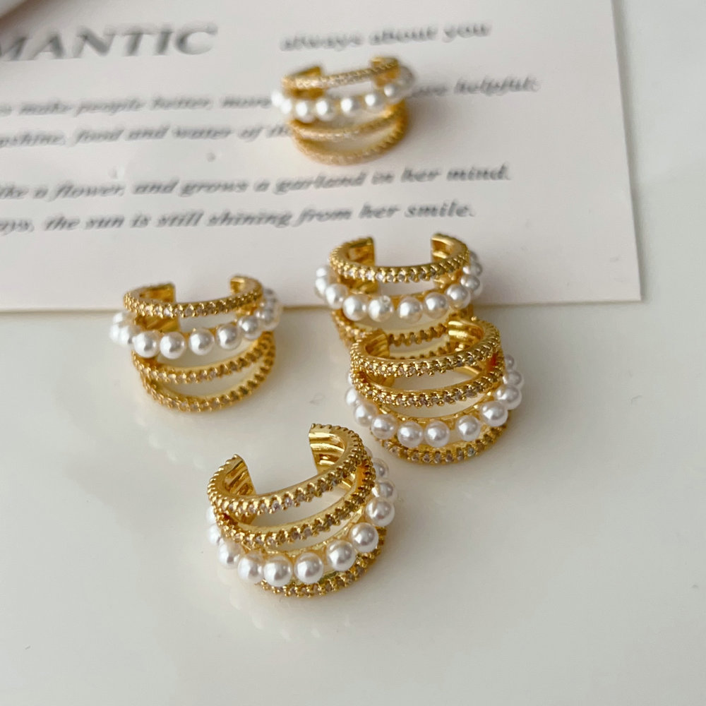 Pearl ear cuff ( pairs )