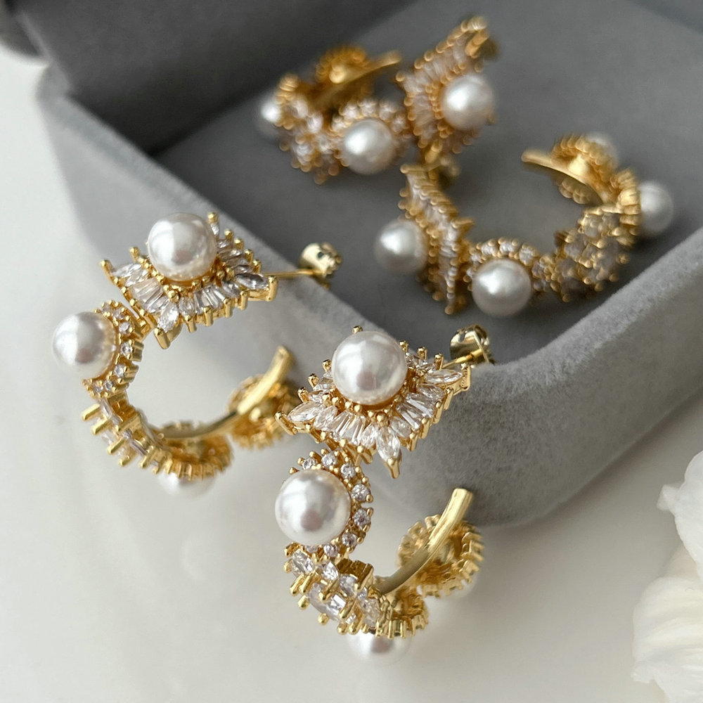 Pave zircon pearl hoop