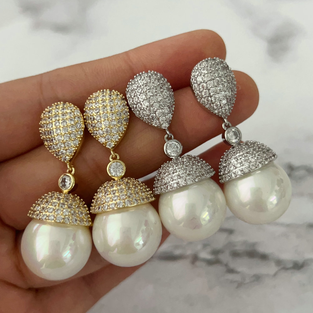 Pearl drop earrings
