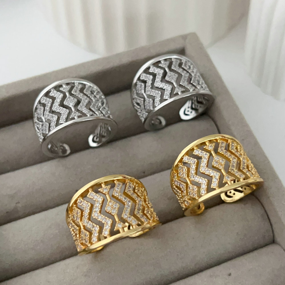 Pave zircon fashion ring
