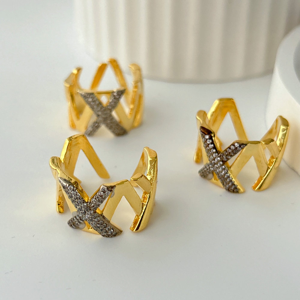 Pave cross ring