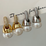 Pearl drop earrings