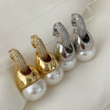 Pearl drop earrings