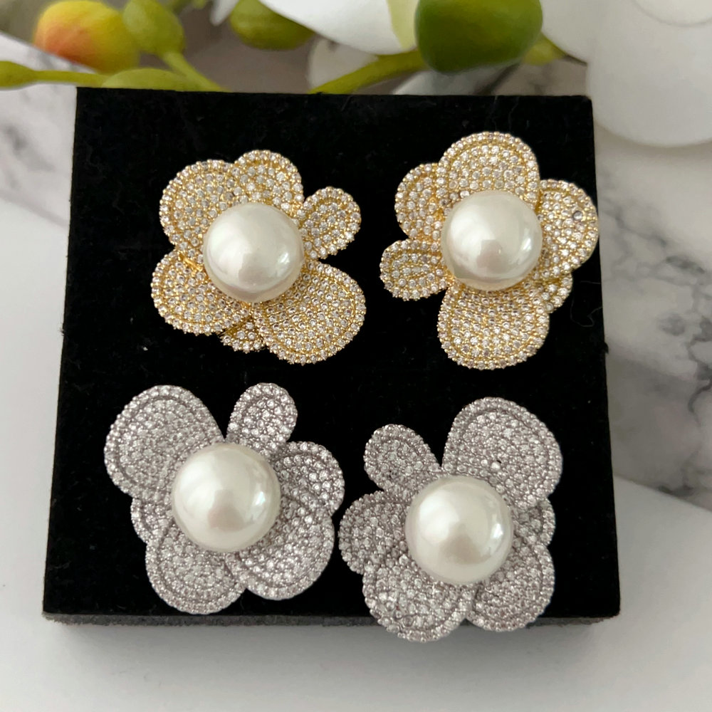 Pearl zircon flower earrings