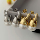Pearl drop earrings