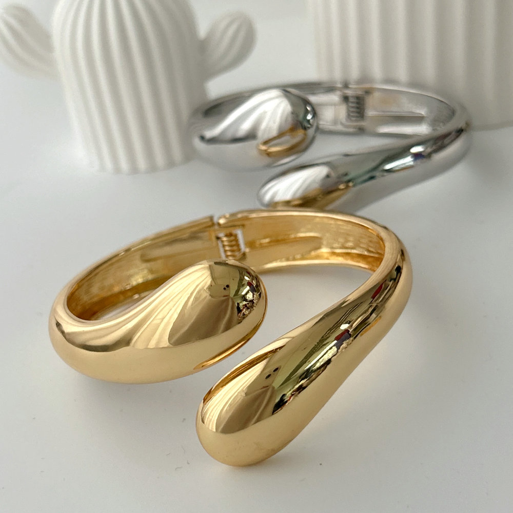 Metal chunky bangle