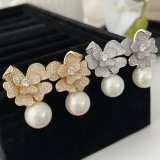 Pearl flower earrings