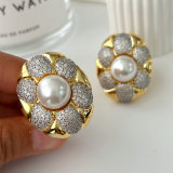 Chunky flower pave ring