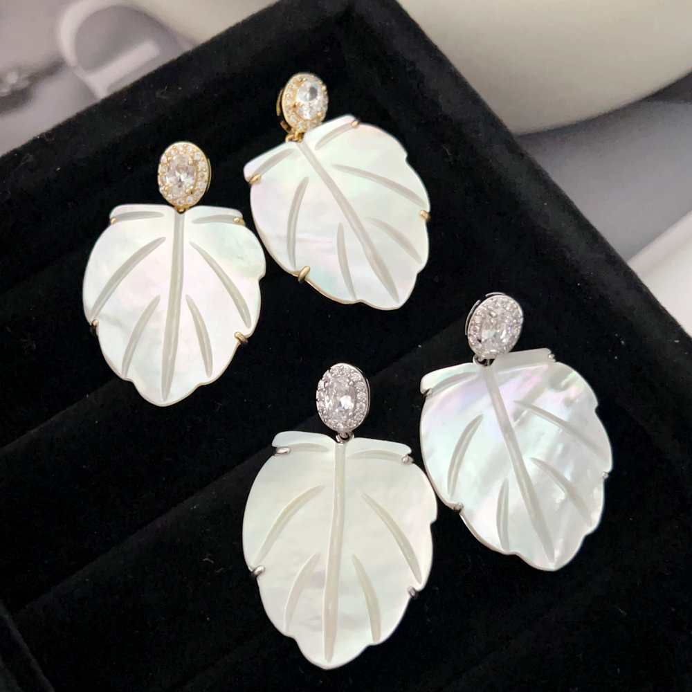 Leaf shell earrings