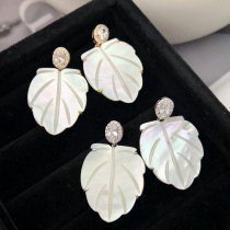Leaf shell earrings