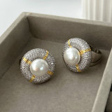 Chunky pearl ring