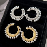 Moon pearl earrings