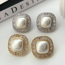Square pearl earrings