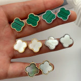 Clover stud