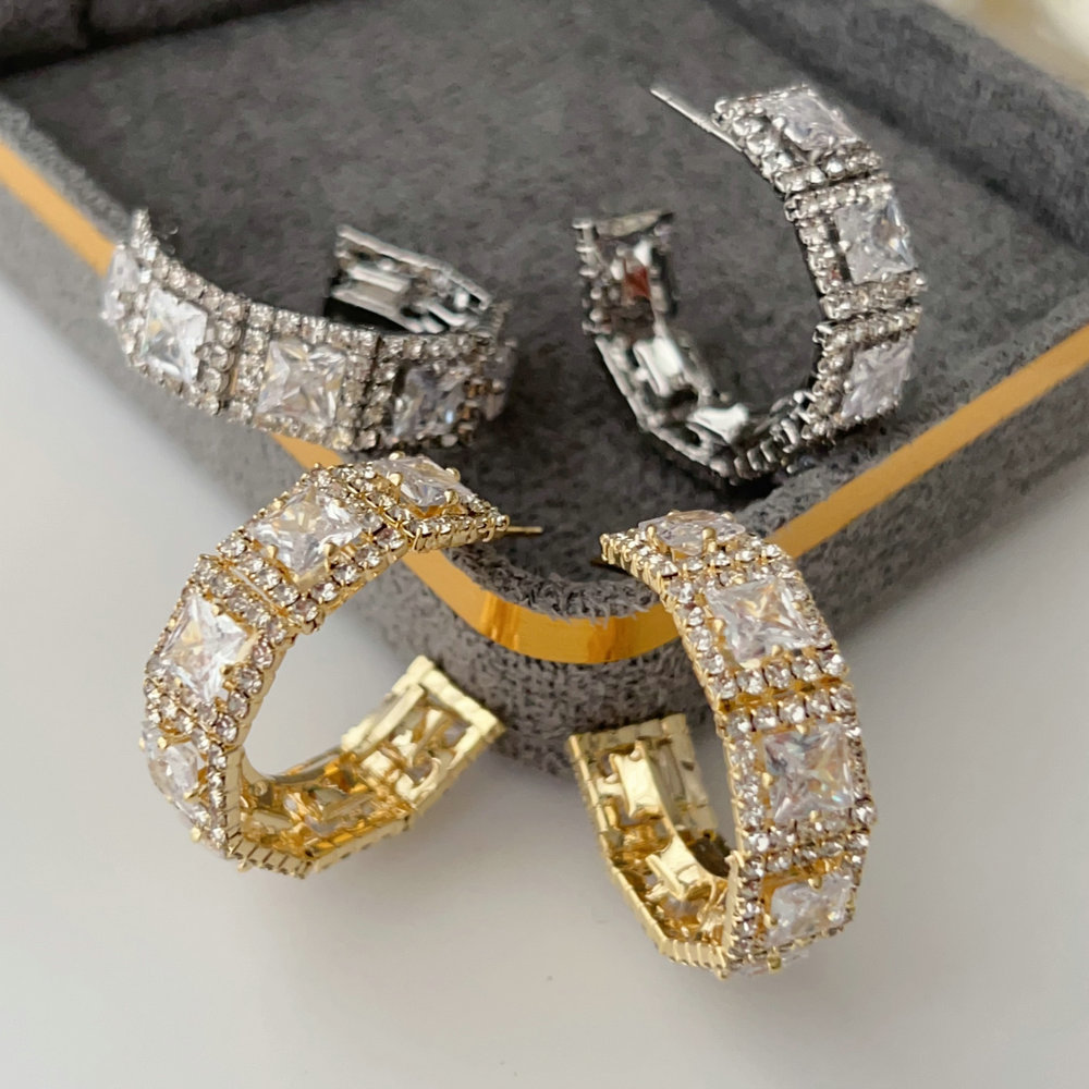 Pave chunky hoop