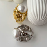 Leaf pearl ring