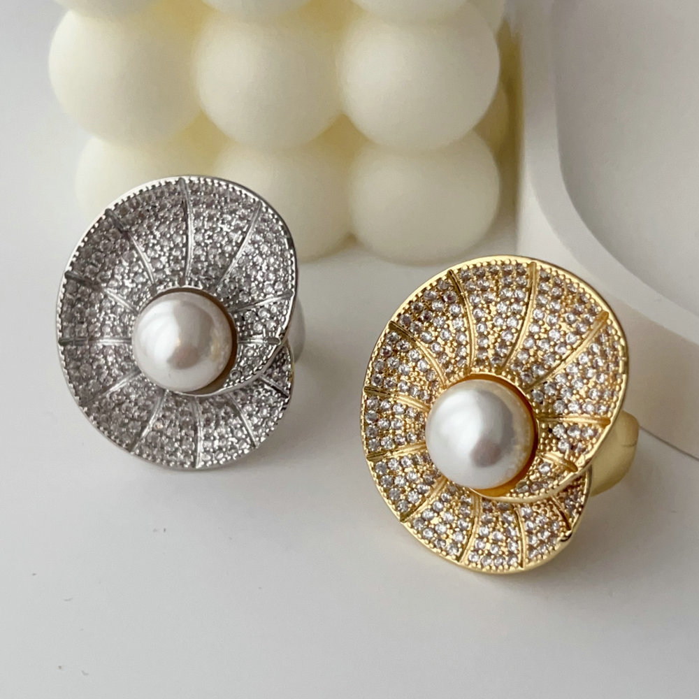 Chunky pave zircon shell shape ring