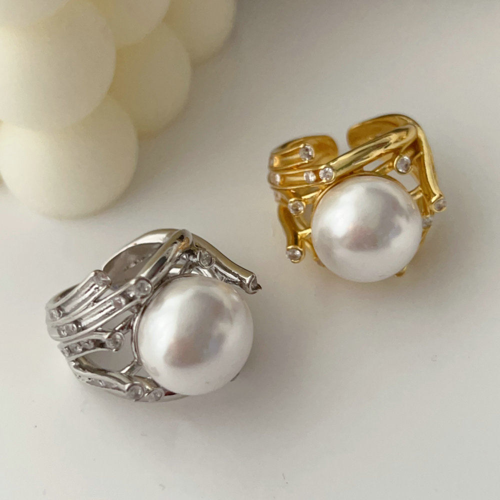 Leaf pearl ring